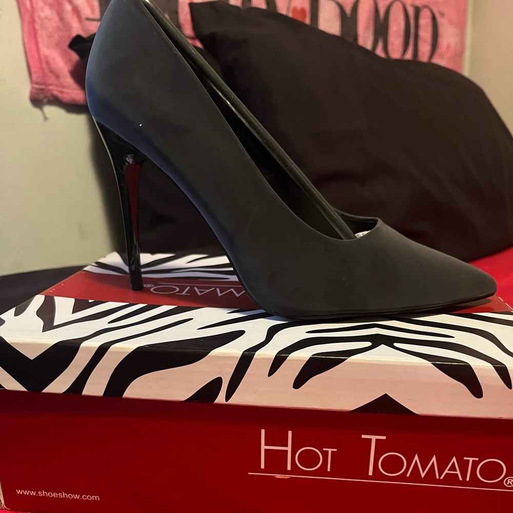 HOT TOMATO Grey translucent Wonens heels; size 7 1/2 W